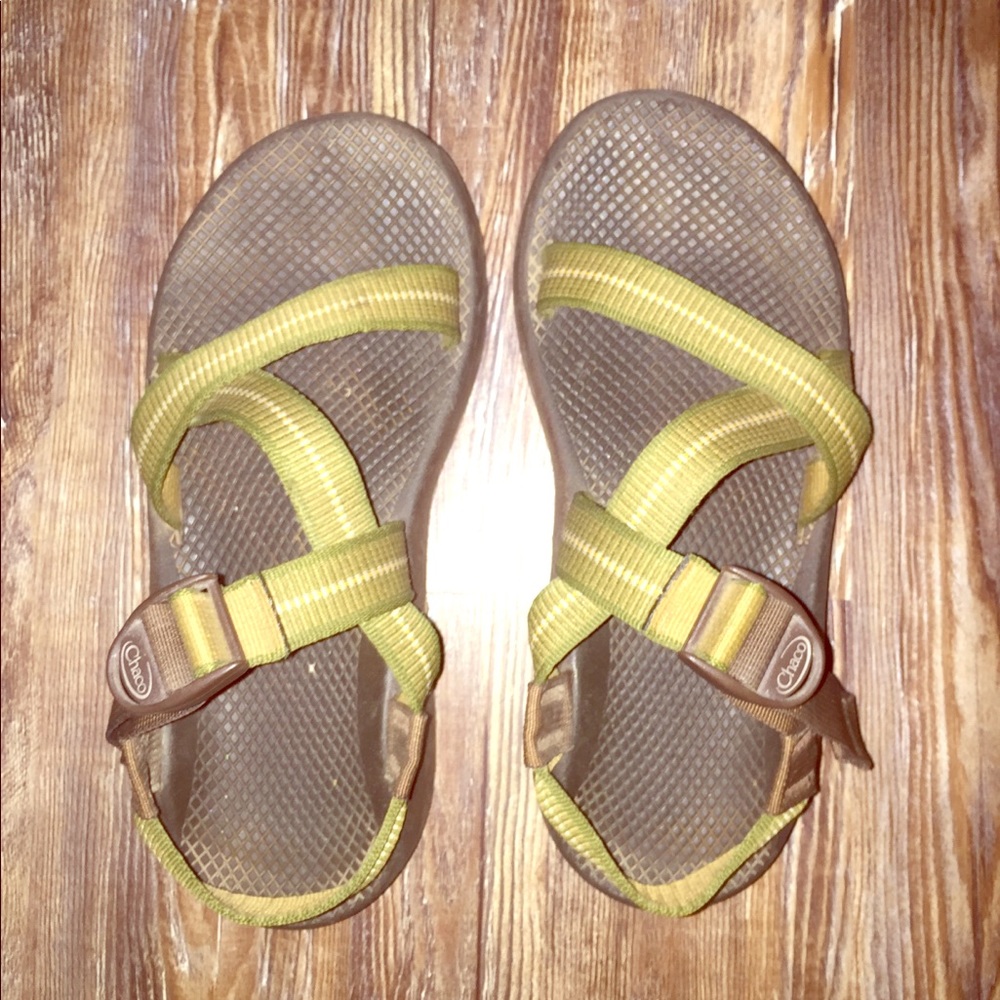 Chacos size 8 size 9 olive